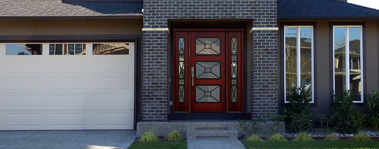Contemporary 6'8 5 Panel with Mistlite Sidelites